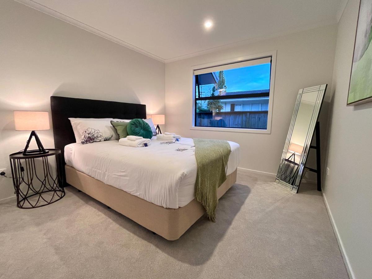 Luxury Villa, Central, Golf And Cafes - By Kosh Bnb Hamilton Exterior foto